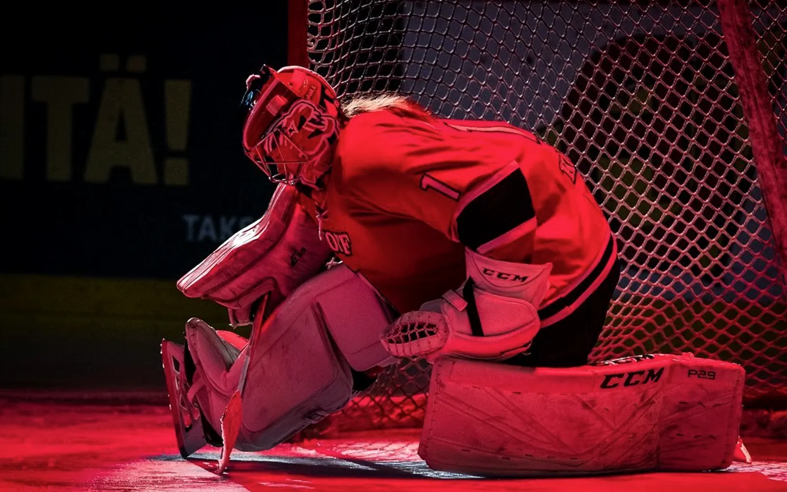 Sanni Ahola with HIFK Naiset